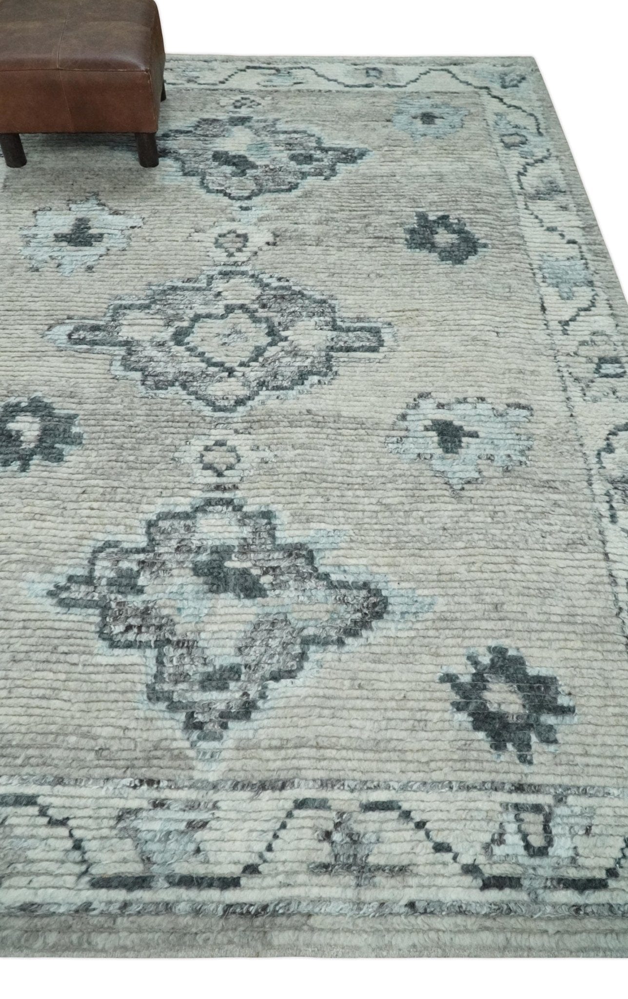 The Rug Decor Area Rug Hand Knotted Silver and Charcoal Traditional with Blended Custom Made Wool Rug Hand Knotted Silver and Charcoal Traditional with Blended Custom Made Wool Rug