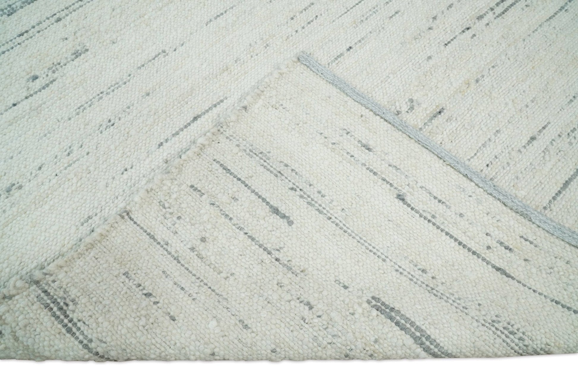 The Rug Decor Area Rug 5x8 Hand Made Woolen Chunky and Soft Ivory and Gray Area Rug Hand Made Woolen Chunky and Soft Ivory and Gray Area Rug