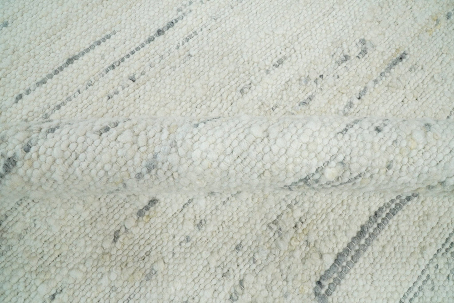 The Rug Decor Area Rug 5x8 Hand Made Woolen Chunky and Soft Ivory and Gray Area Rug Hand Made Woolen Chunky and Soft Ivory and Gray Area Rug