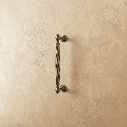 Artemis Knob And Pull Bar.