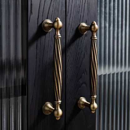 Artemis Knob And Pull Bar.