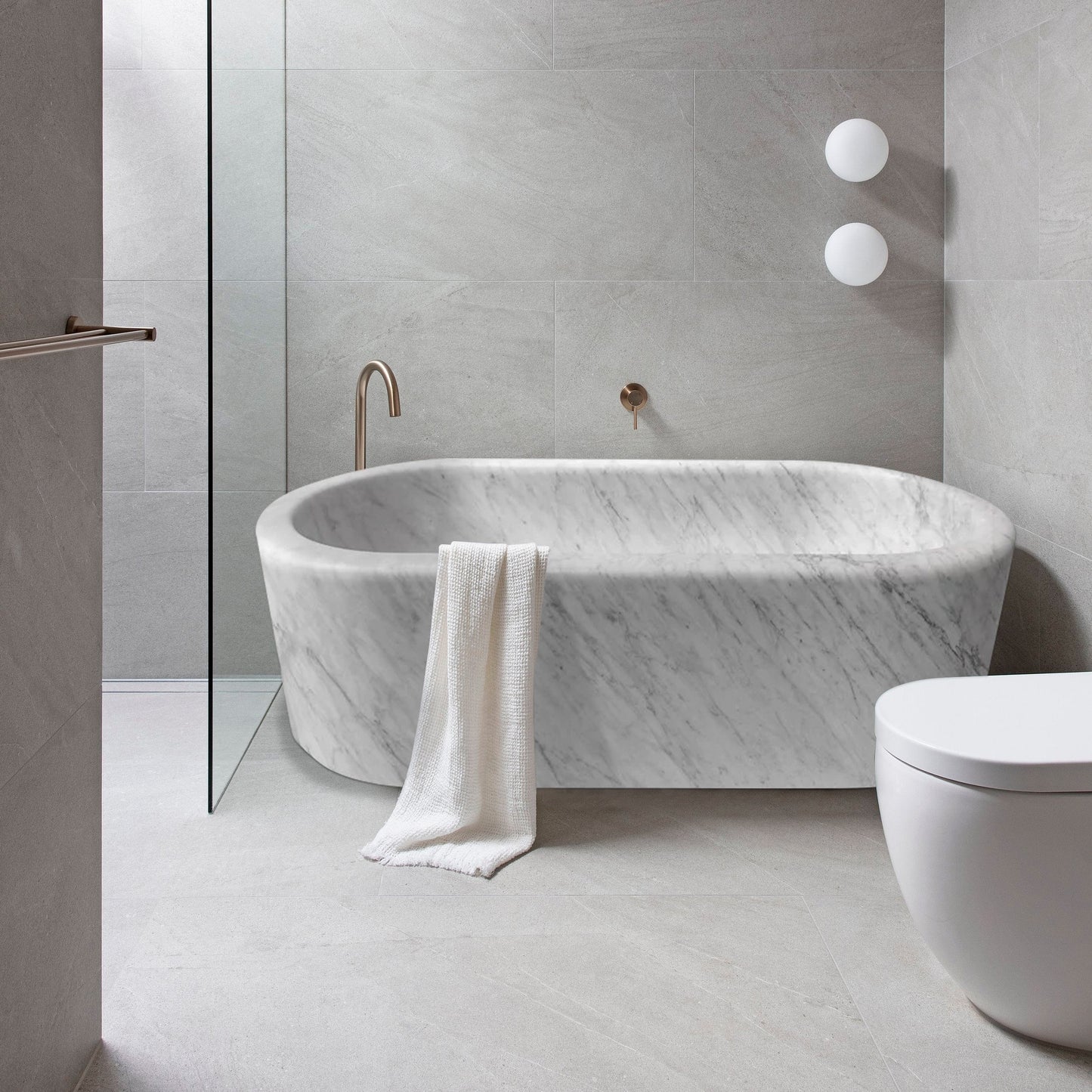 Villohome | Online Flooring Shop Bathtubs Marble / (W)32" (L)70" (H)20" / Polished Imperial White Marble Bathtub Hand-carved from Solid Marble Block (W)32" (L)70" (H)20" Imperial White Marble Bathtub Hand-carved from Solid Marble Block (W)32" (L)70" (H)20"