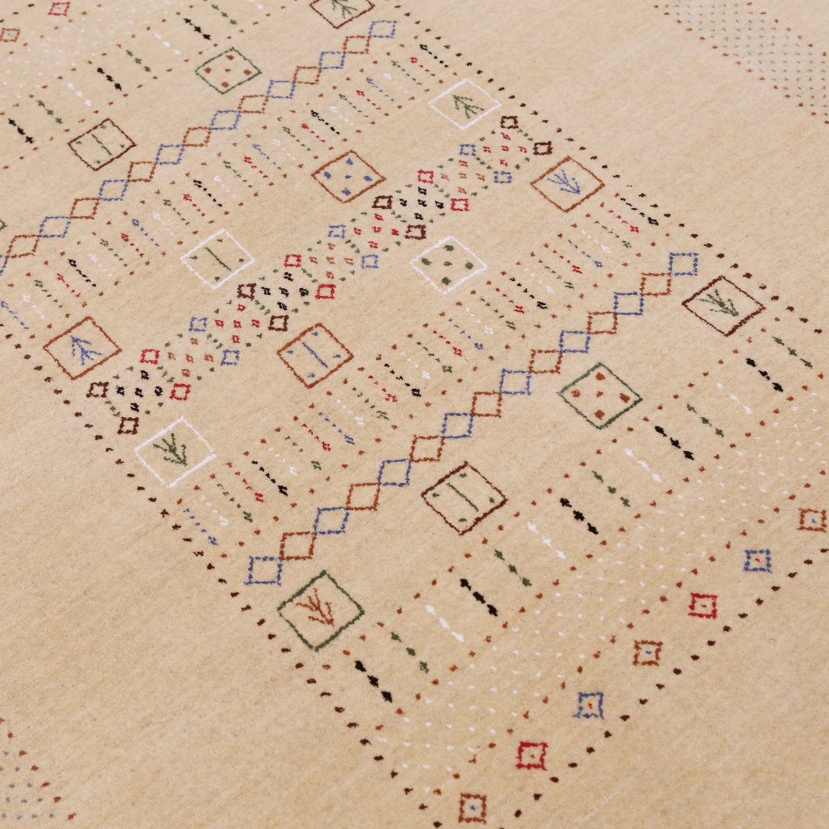 Beige Center Pattern Hand Loomed Wool Area Rug.