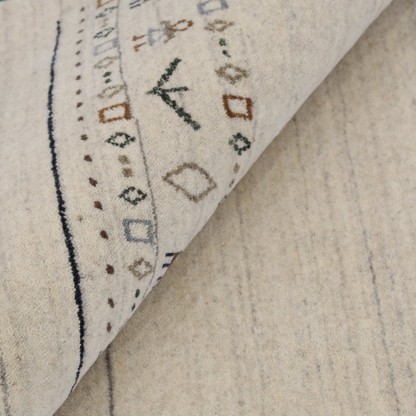 Beige Contemporary Pattern Hand Loomed Wool Area Rug.