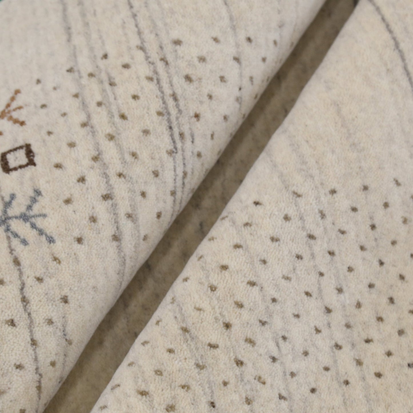 Beige Contemporary Solid Border Design Hand Loomed Wool Area Rug.