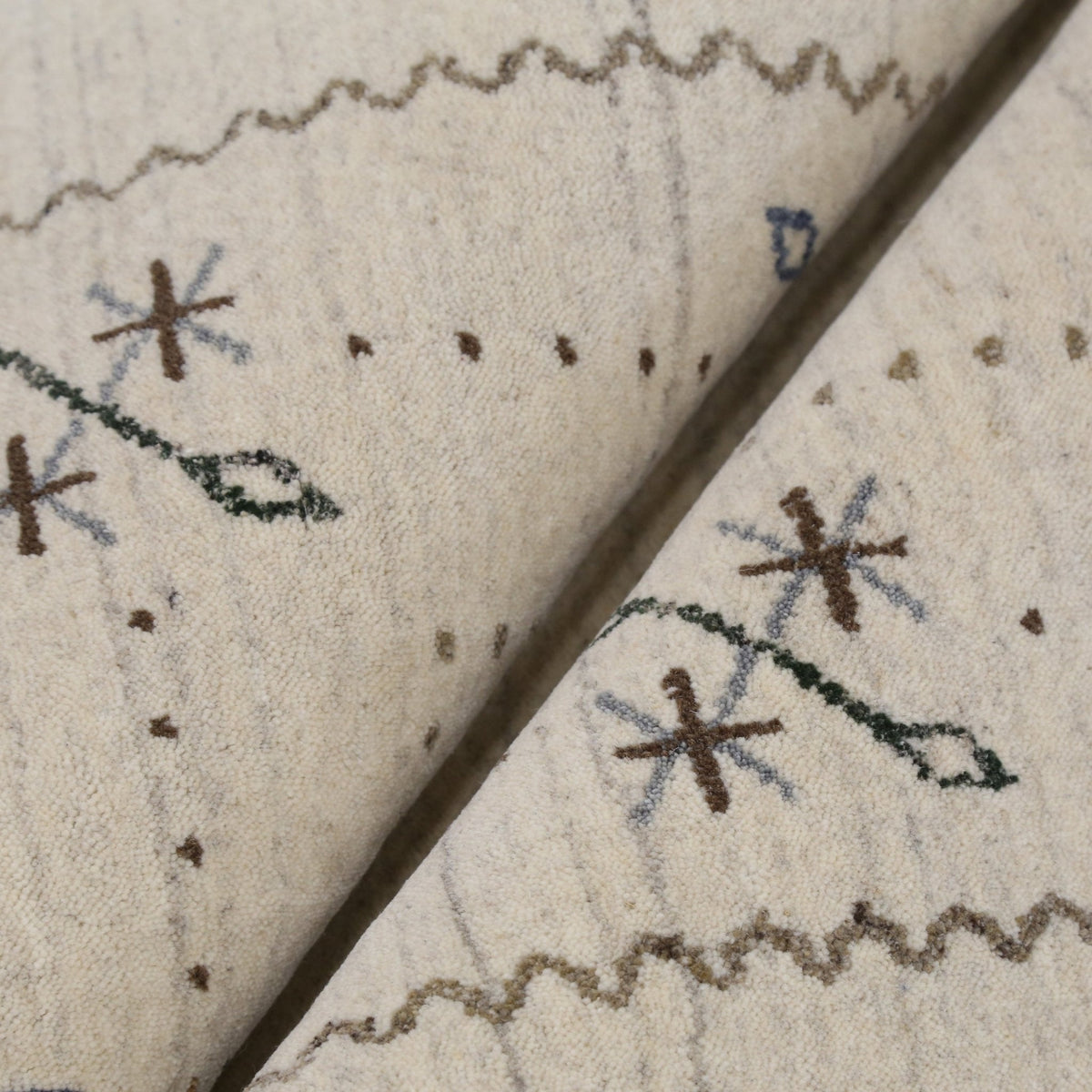 Beige Gabbeh Border Design Hand Loomed Wool Area Rug.