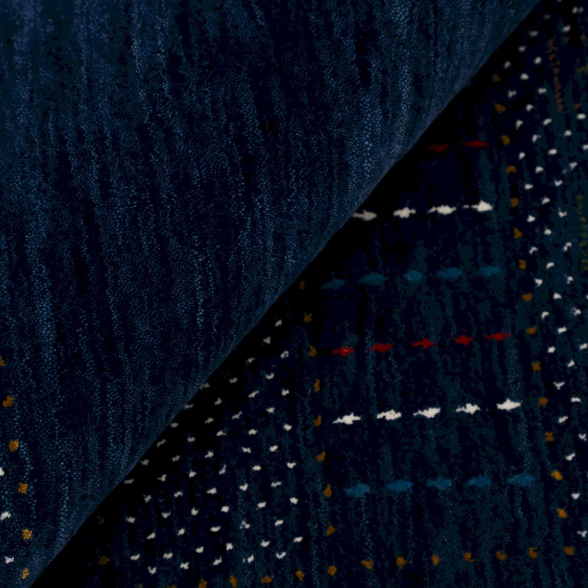Blue And White Center Pattern Design Hand Loomed Wool Area Rug.