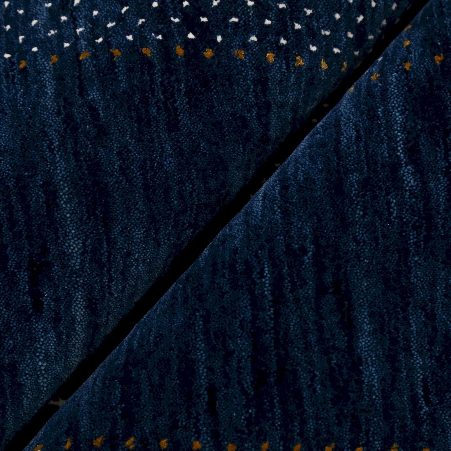 Blue And White Center Pattern Design Hand Loomed Wool Area Rug