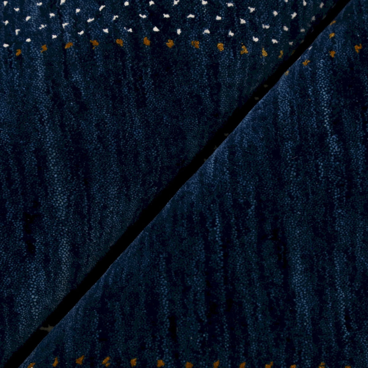 Blue And White Center Pattern Design Hand Loomed Wool Area Rug.
