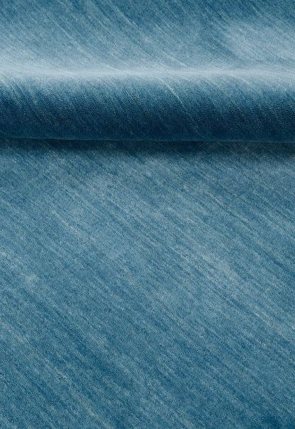 Blue Modern Solid Design Hand Loomed Wool Area Rug.