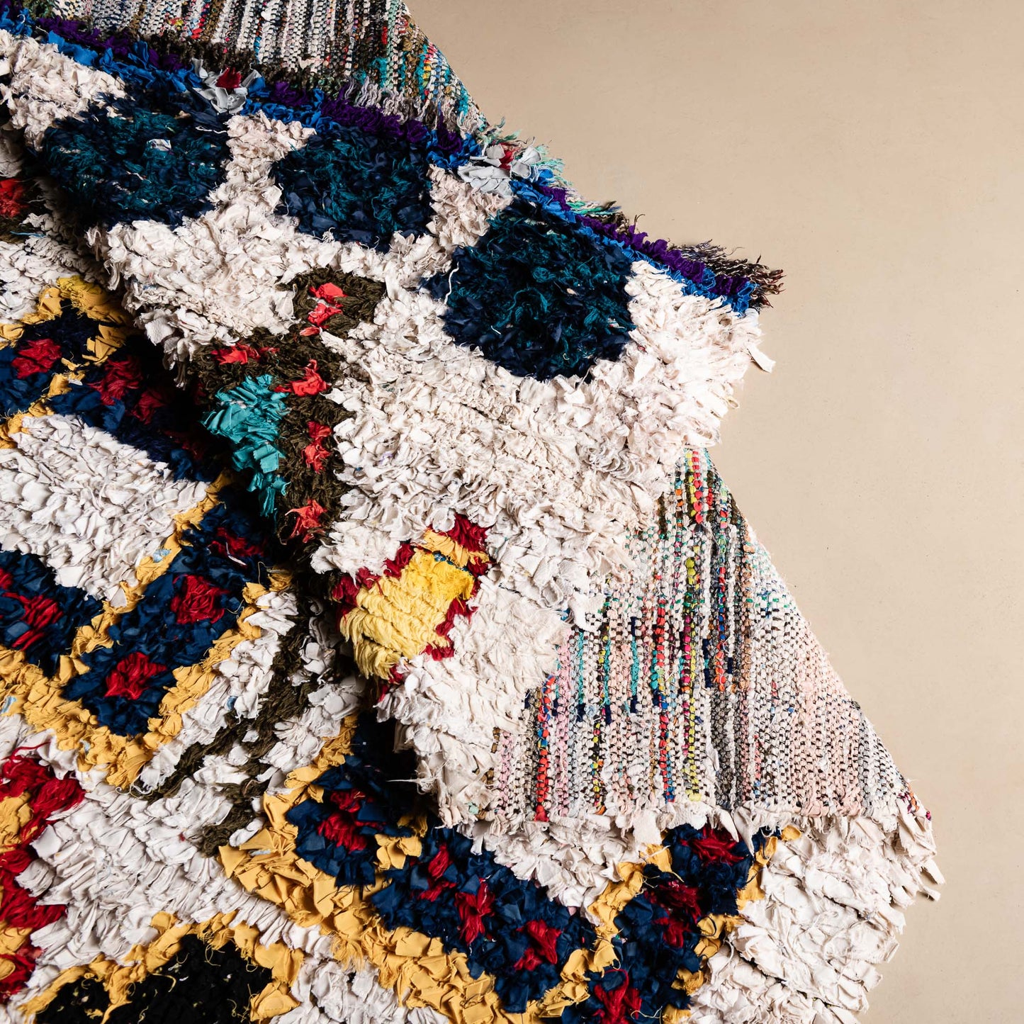 Benisouk boucherouite rug OuedLaou - vintage boucherouite rug 6x8.9 ft | 141x272 cm OuedLaou - vintage boucherouite rug 6x8.9 ft | 141x272 cm