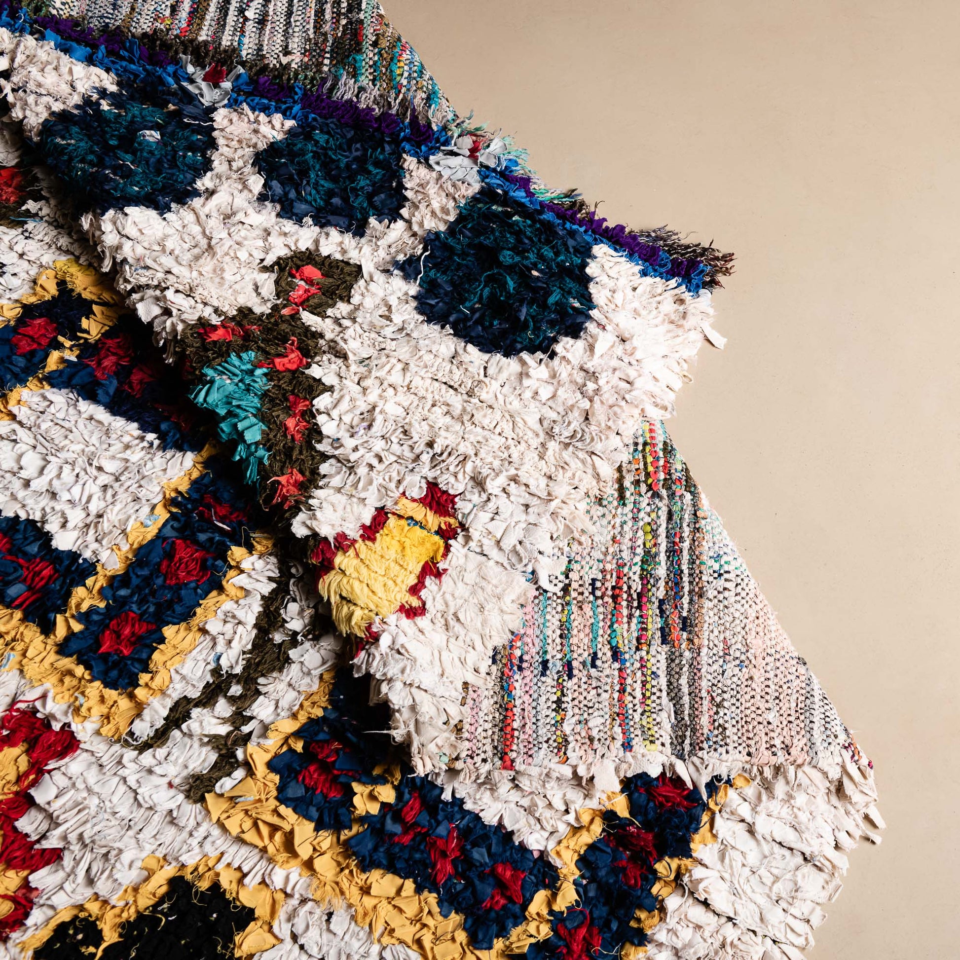 Benisouk boucherouite rug OuedLaou - vintage boucherouite rug 6x8.9 ft | 141x272 cm OuedLaou - vintage boucherouite rug 6x8.9 ft | 141x272 cm