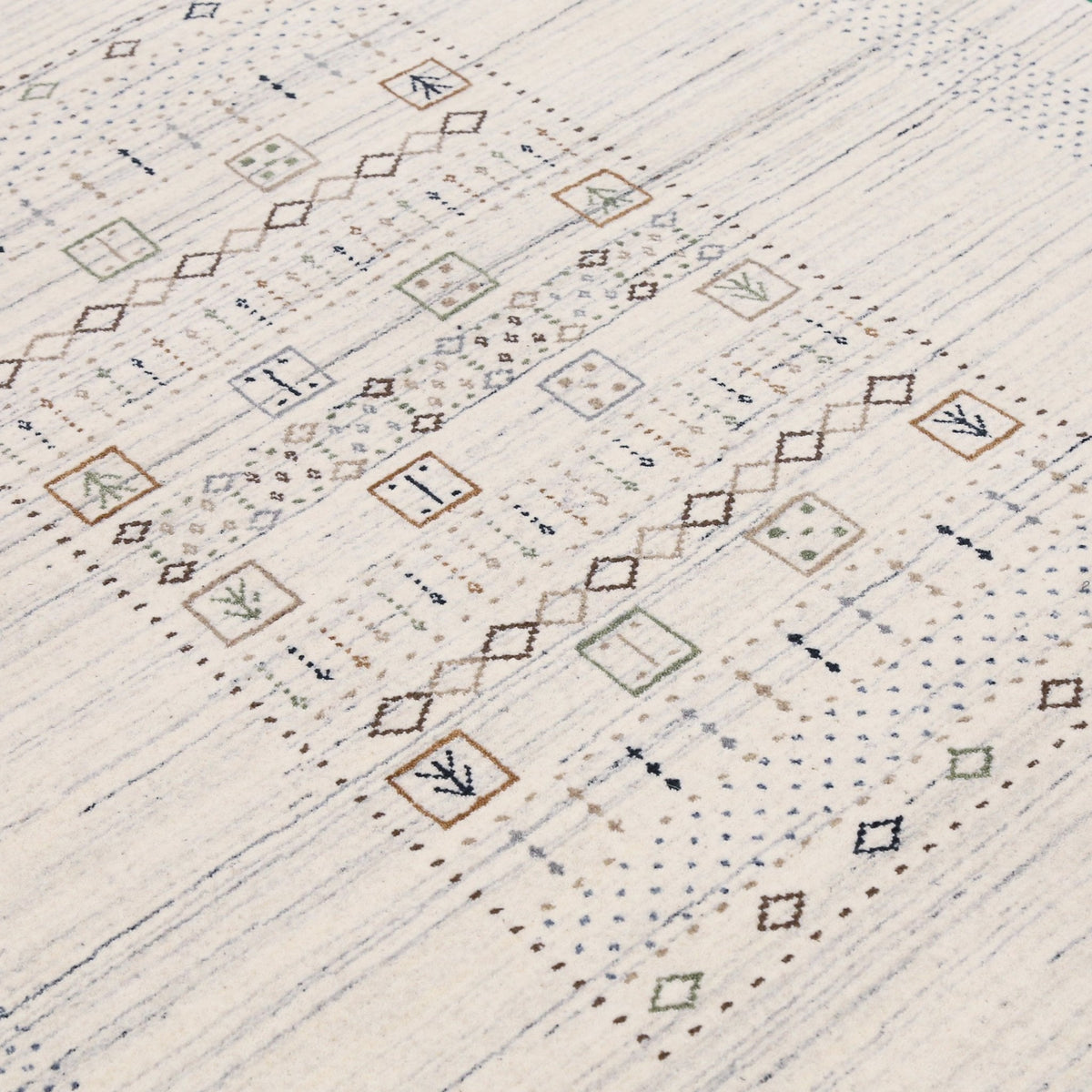 Center Pattern Natural Hand Loomed Wool Area Rug.