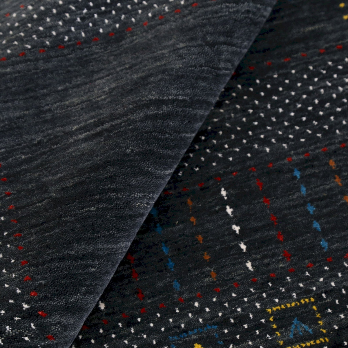 Charcoal Center Pattern Hand Loomed Wool Area Rug.
