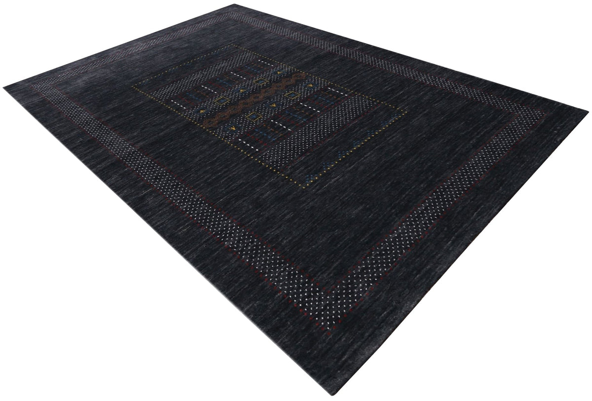 Charcoal Center Pattern Hand Loomed Wool Area Rug.
