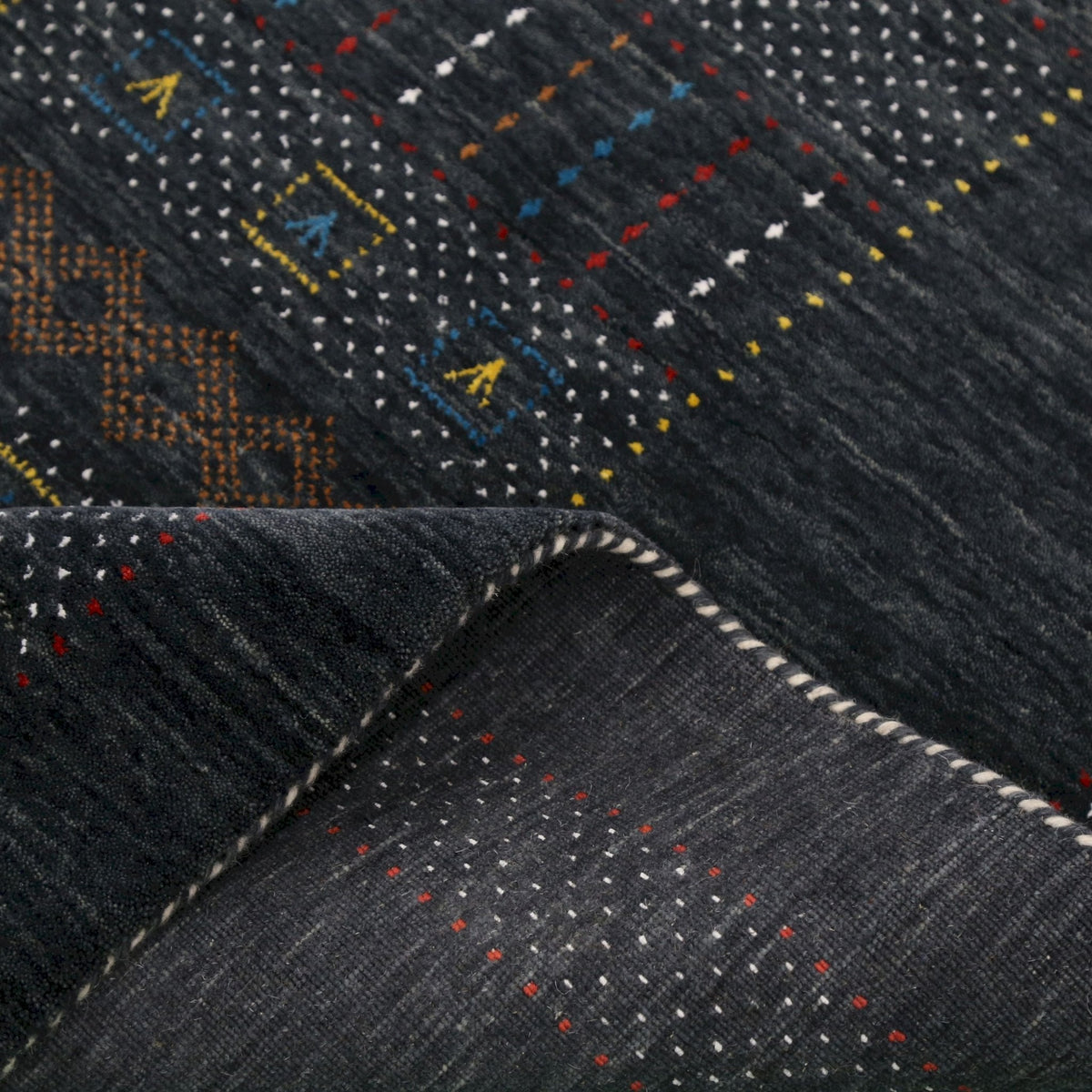 Charcoal Center Pattern Hand Loomed Wool Area Rug.