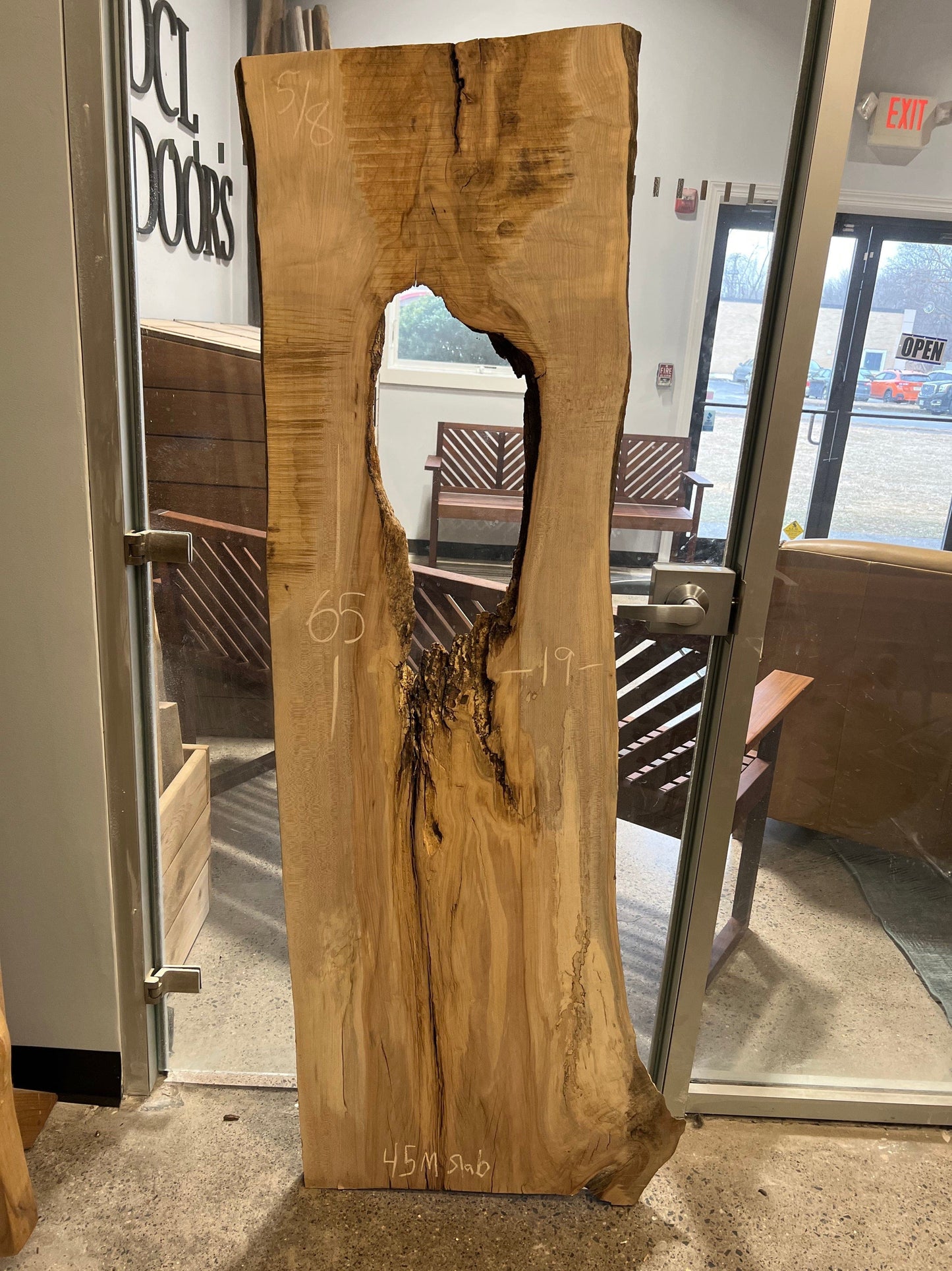 Losa de arce espaltado de 65"