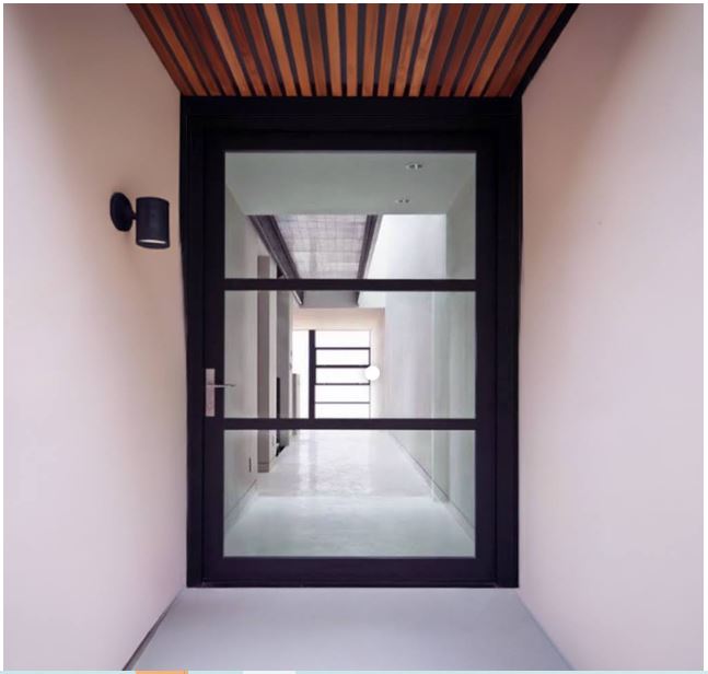 Crios 3 Panel Pivot Door