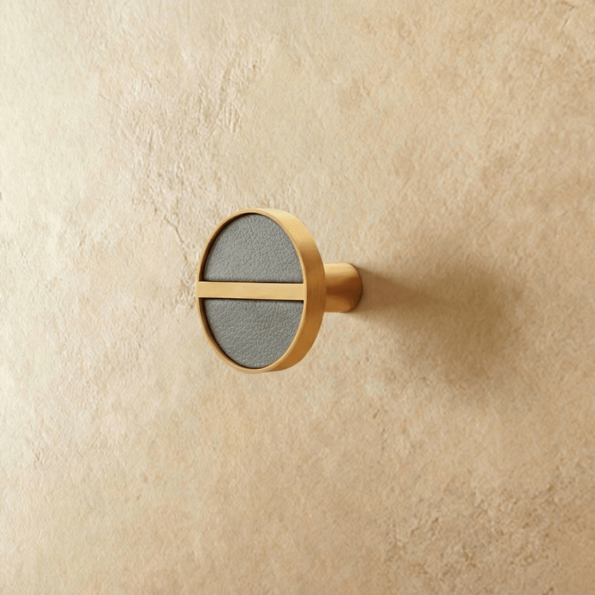 Crysi Knob.