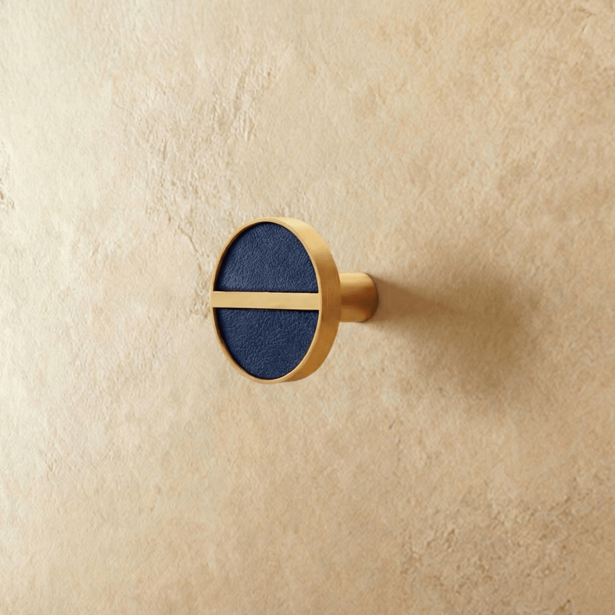 Crysi Knob.