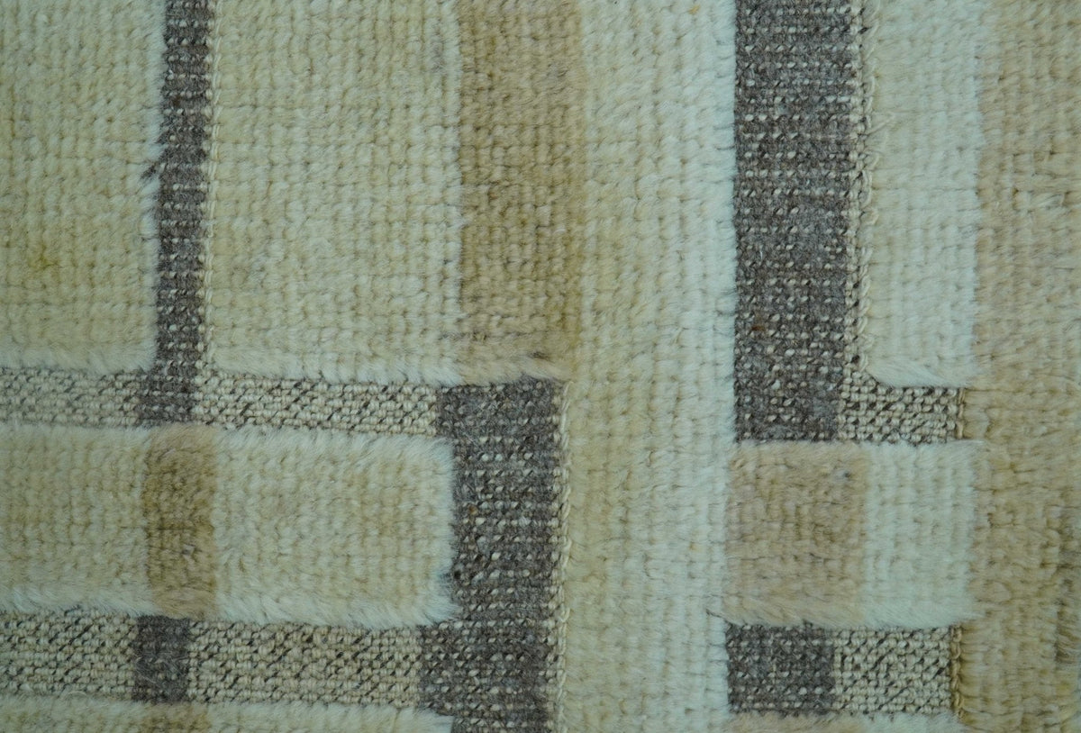 Custom Made Contemporary Design Beige And Gray Hand knotted wool Area Rug.