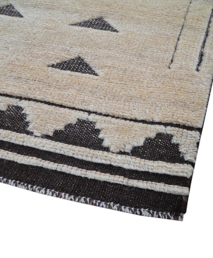 Custom Made Contemporary Design Black And Beige Hand knotted wool Area Rug.