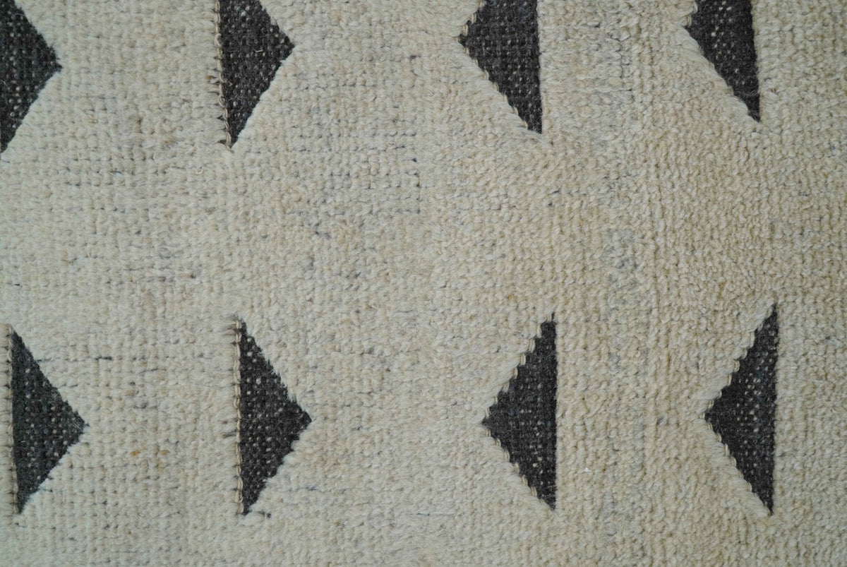 Custom Made Contemporary Design Black And Beige Hand knotted wool Area Rug.