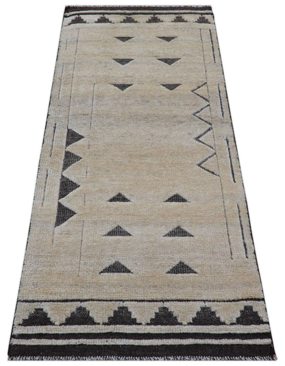 Custom Made Contemporary Design Black And Beige Hand knotted wool Area Rug.