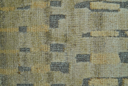 Custom Made Contemporary Design Gray And wheat Hand knotted wool Area Rug.