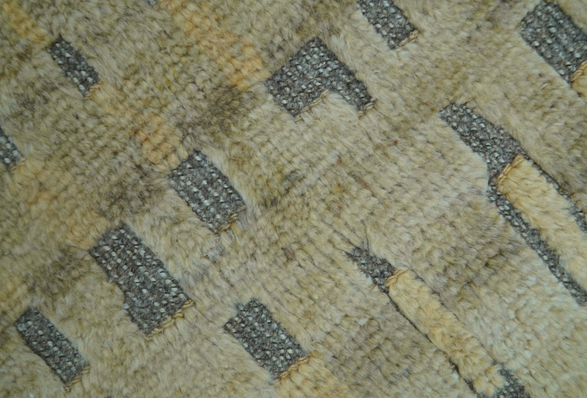 Custom Made Contemporary Design Gray And wheat Hand knotted wool Area Rug.