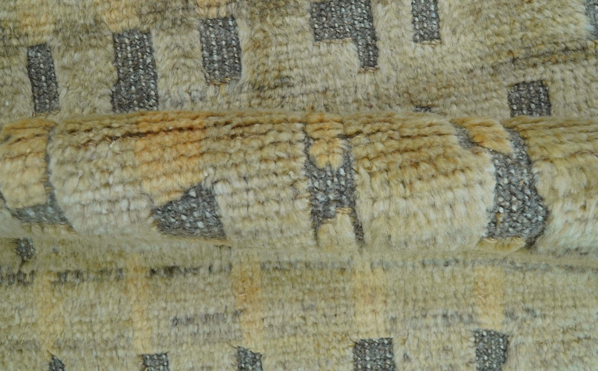 Custom Made Contemporary Design Gray And wheat Hand knotted wool Area Rug.