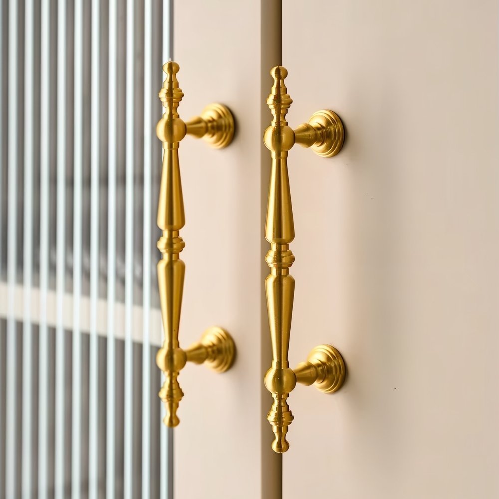 Evander Knob And Pull Bar.