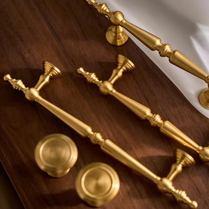 Evander Knob And Pull Bar.