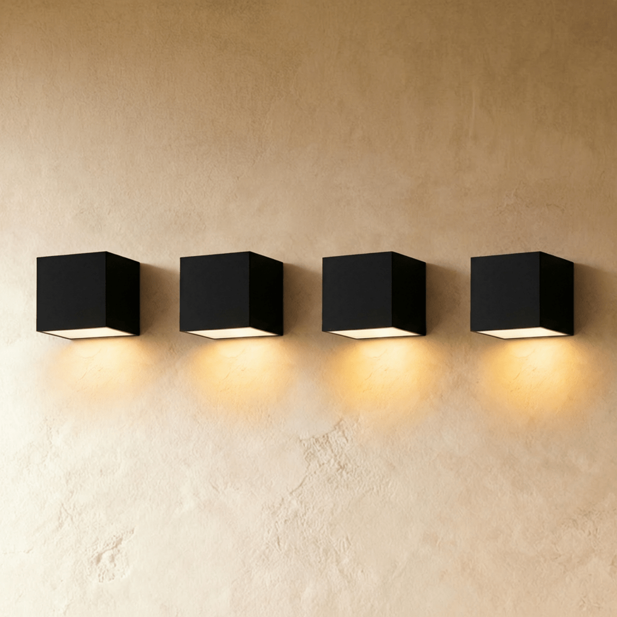 Evelyn Outdoor Wall Lamp.