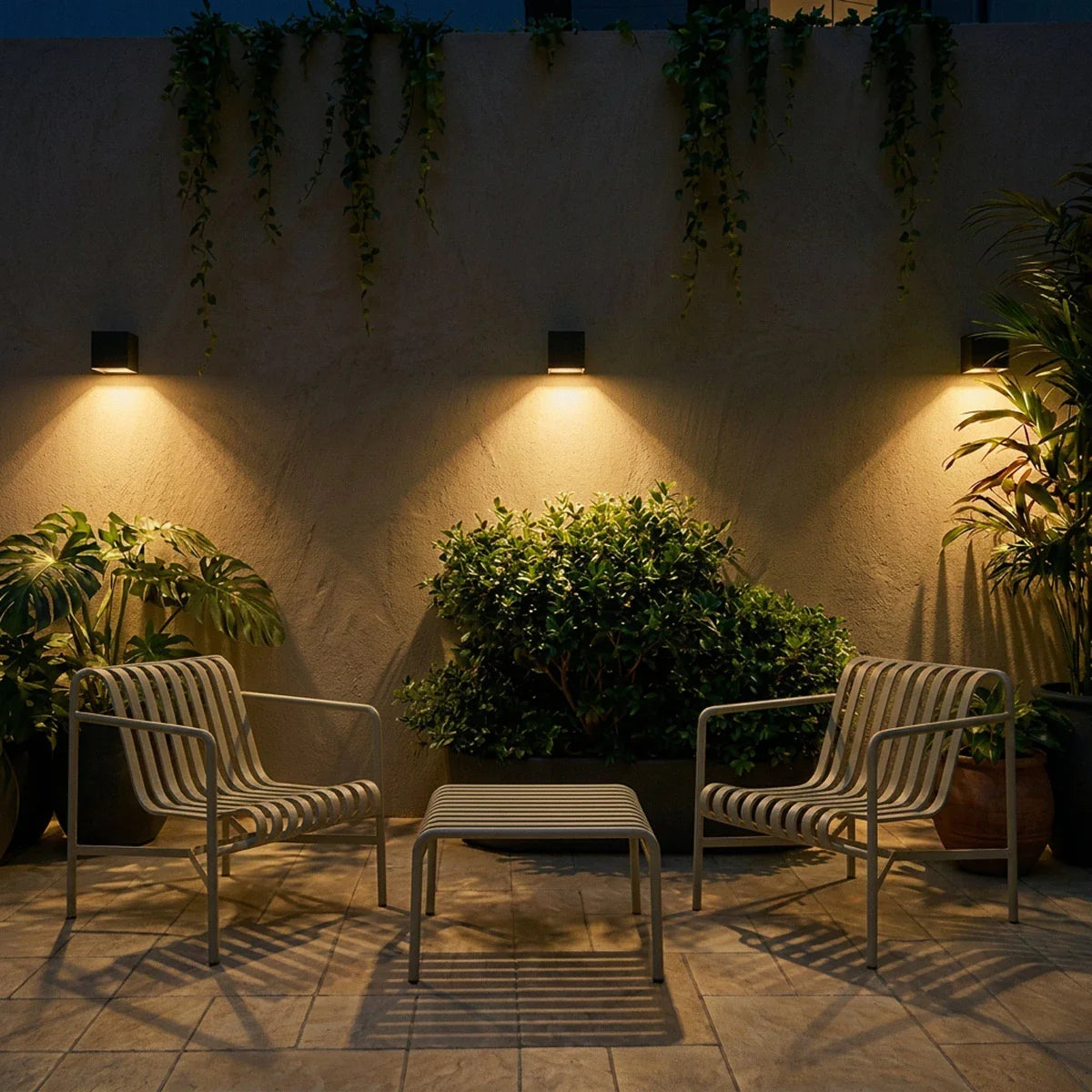 Evelyn Outdoor Wall Lamp.