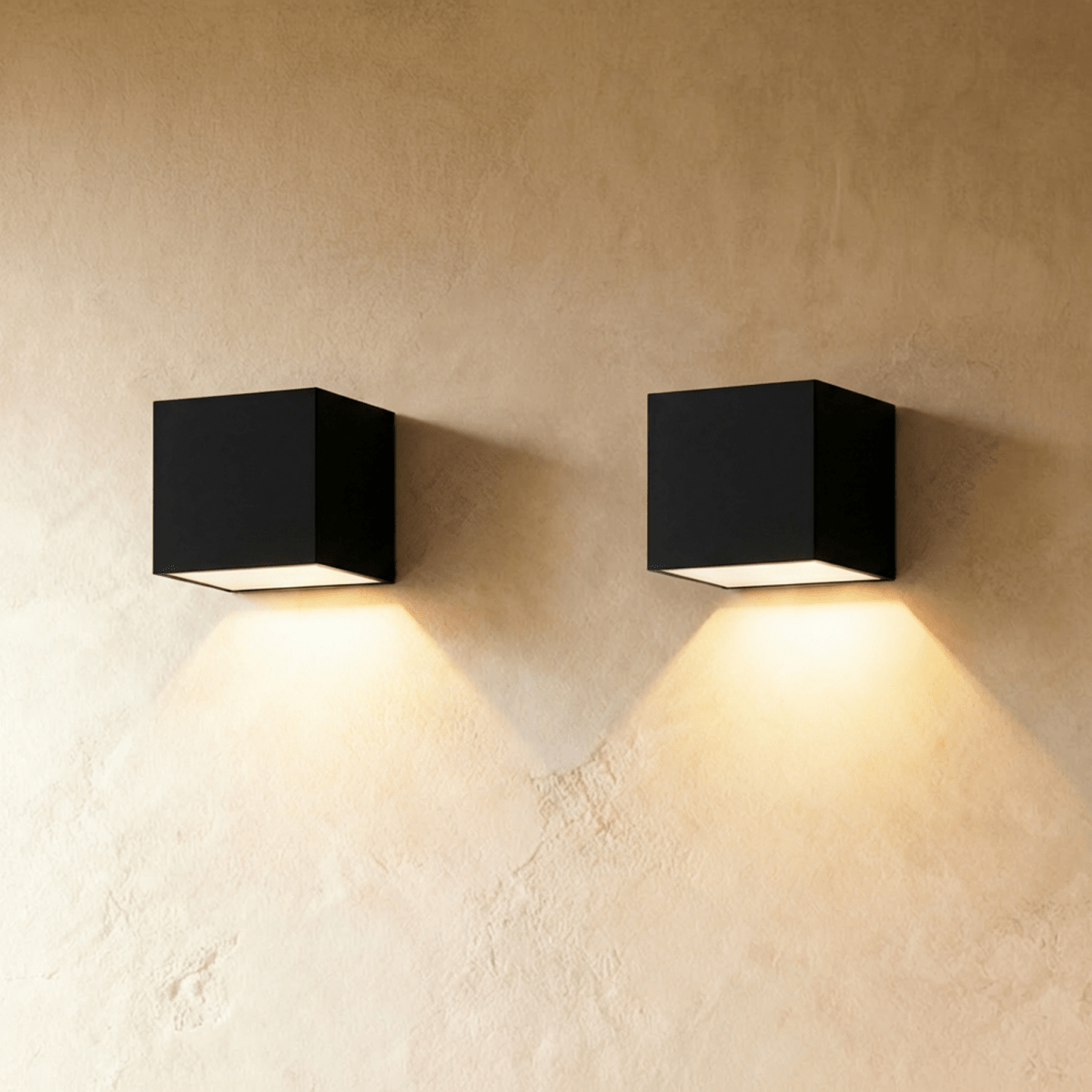 Evelyn Outdoor Wall Lamp.