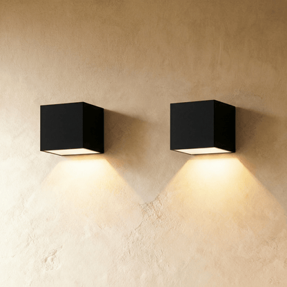 Evelyn Outdoor Wall Lamp.