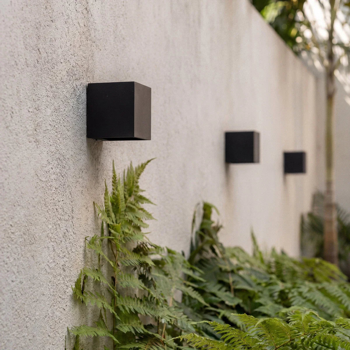 Evelyn Outdoor Wall Lamp.