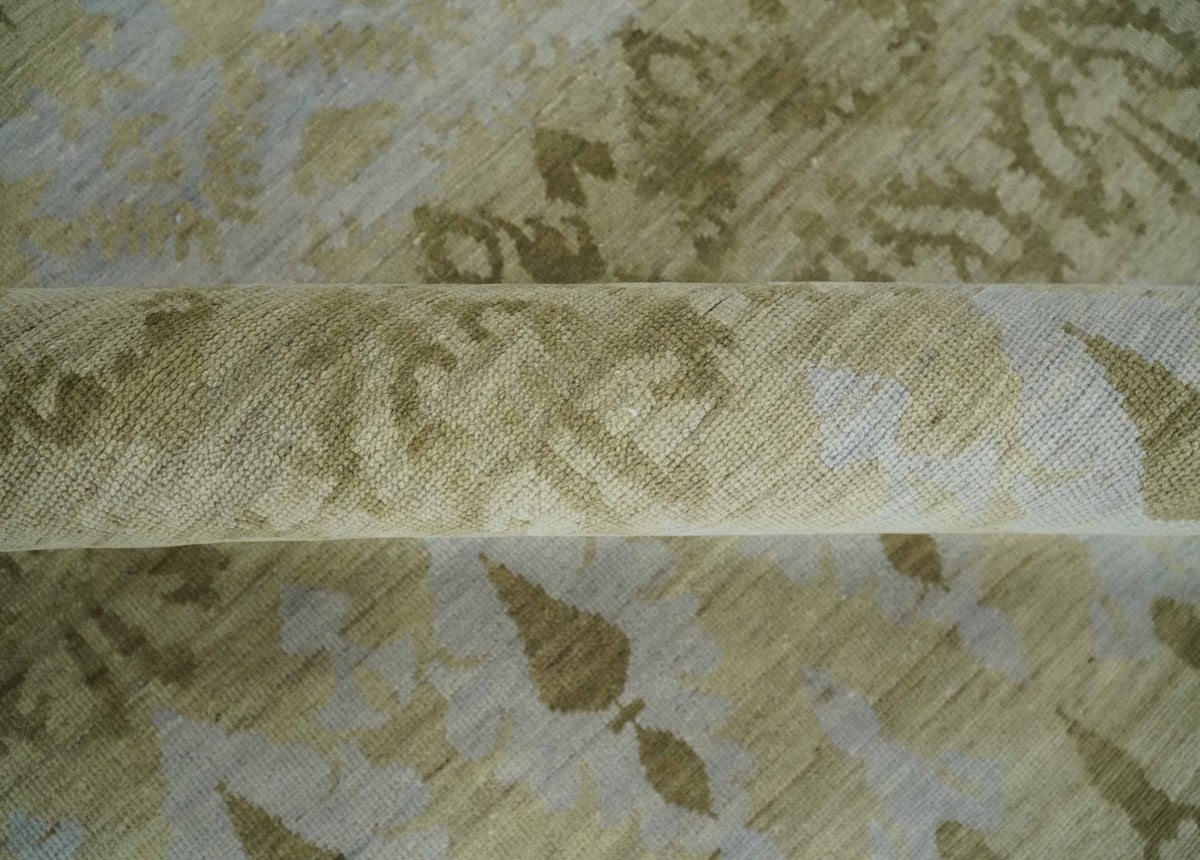 Fine Green 8x10 Hand Knotted Beige, Olive and Silver Traditional Wool Rug.