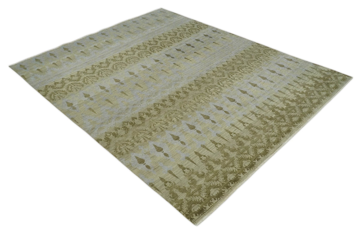 Fine Green 8x10 Hand Knotted Beige, Olive and Silver Traditional Wool Rug.