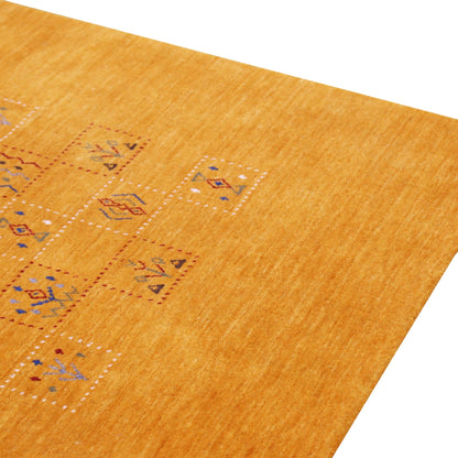 Gold Center Pattern Hand Loomed Wool Area Rug.