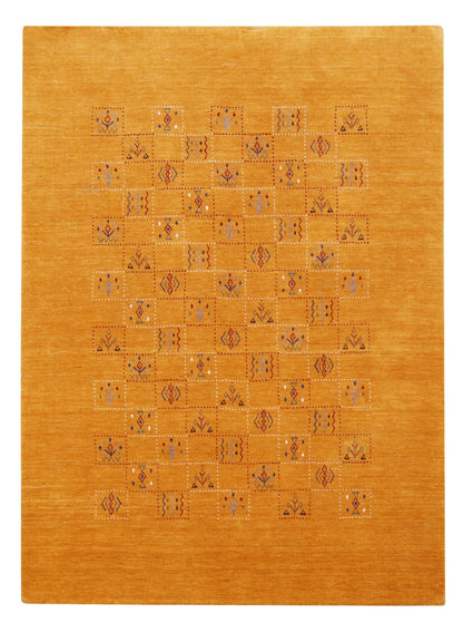 Gold Center Pattern Hand Loomed Wool Area Rug.