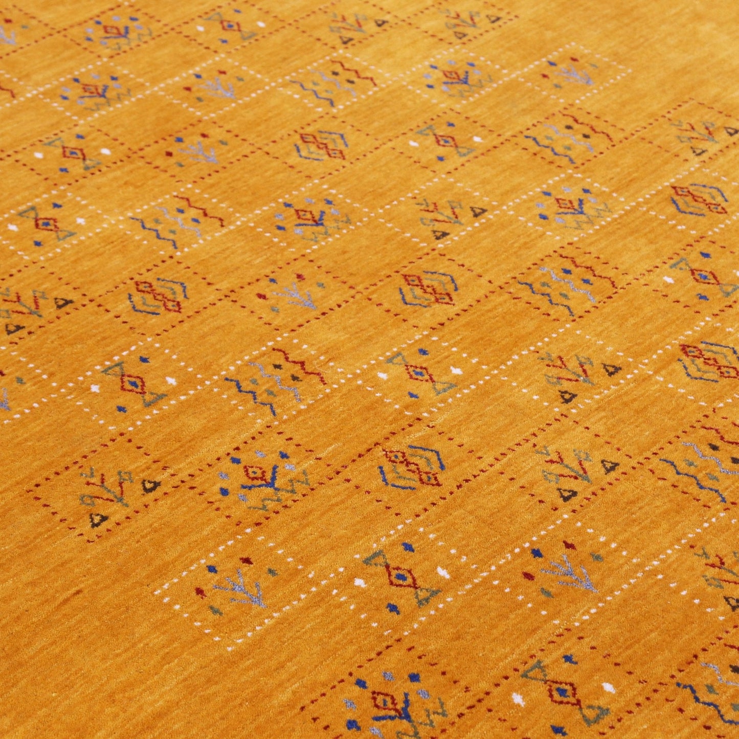 Gold Center Pattern Hand Loomed Wool Area Rug