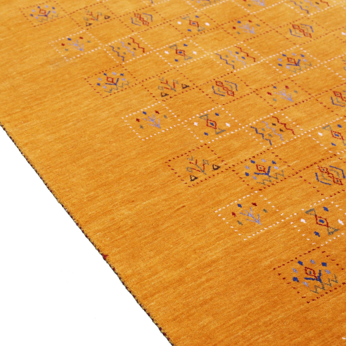 Gold Center Pattern Hand Loomed Wool Area Rug.