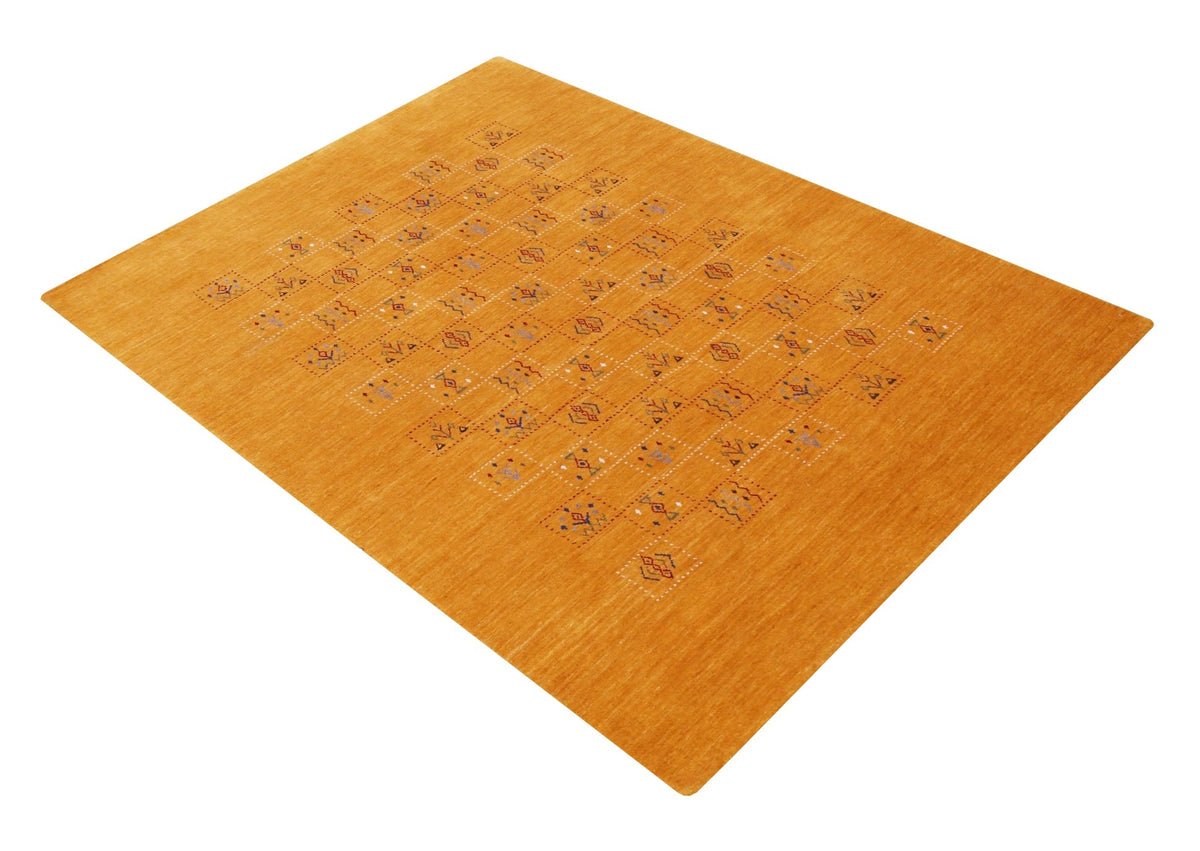 Gold Center Pattern Hand Loomed Wool Area Rug.