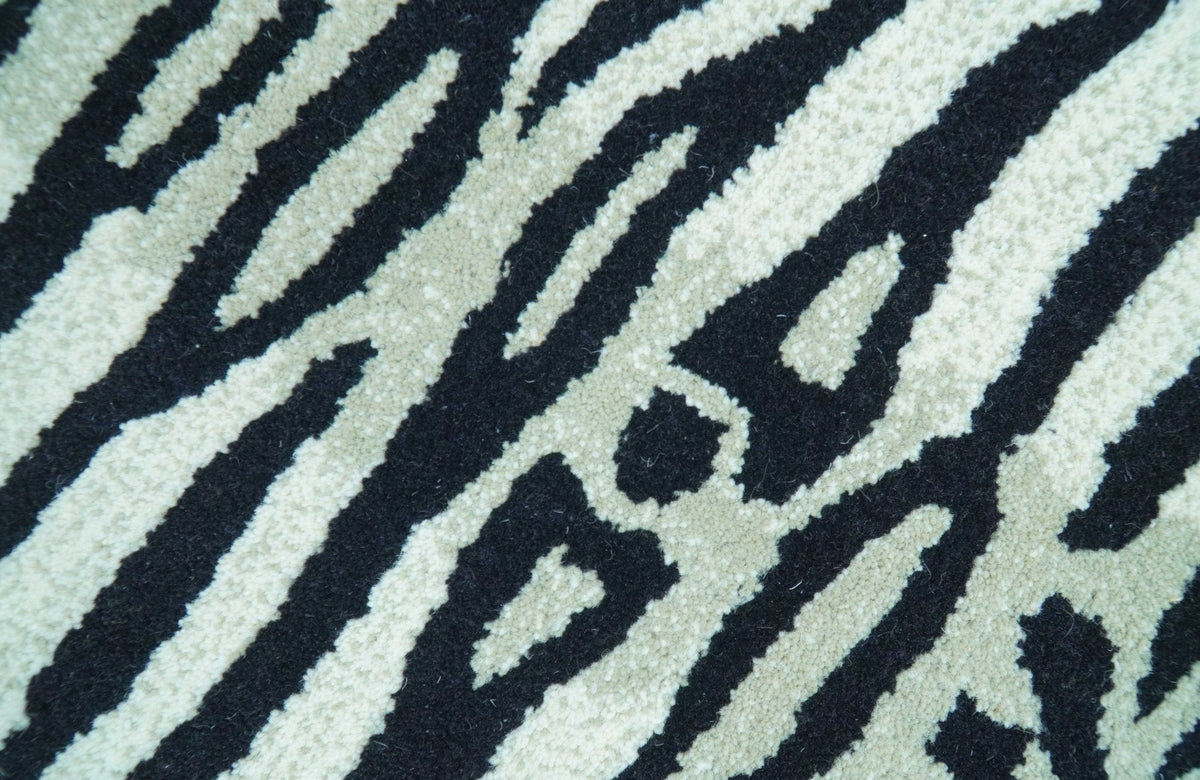 Hand Tufted 3x5 Black And White Animal Tiger Wool Area Rug.