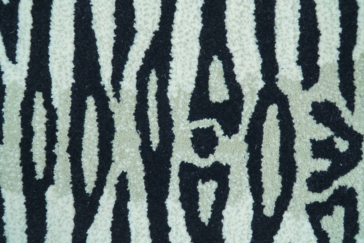 Hand Tufted 3x5 Black And White Animal Tiger Wool Area Rug.