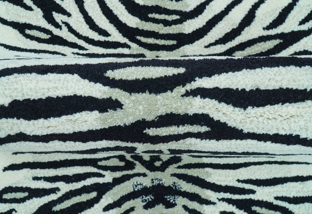 Hand Tufted 3x5 Black And White Animal Tiger Wool Area Rug.
