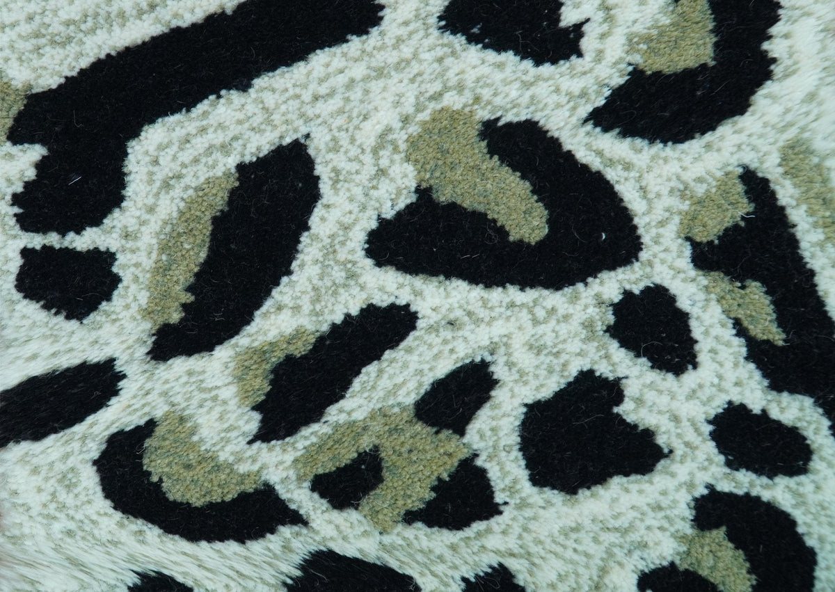 Hand Tufted Animal Cat White And Black 2x3 Wool Area Rug.