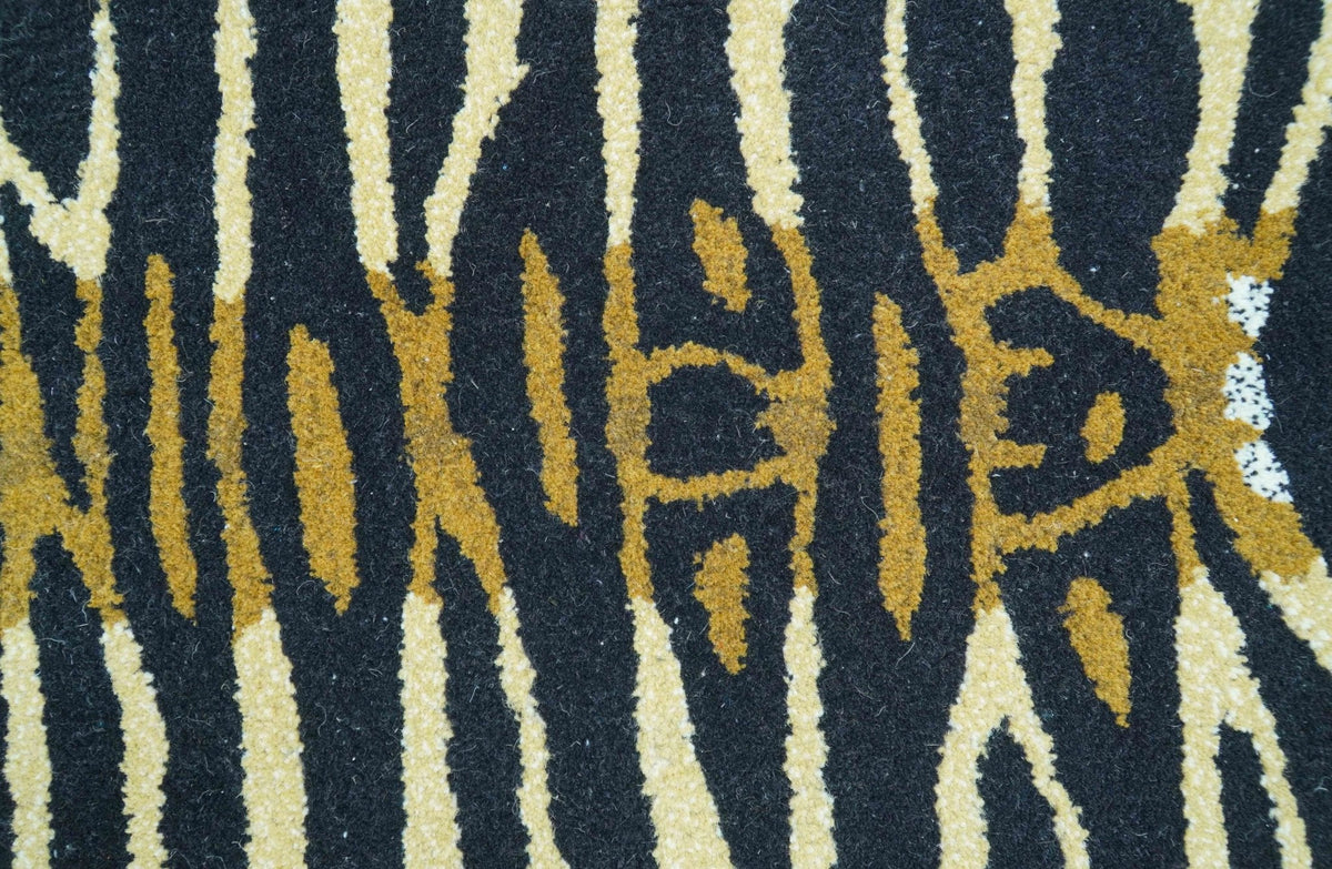 Hand Tufted Animal Tiger Black 3x5 Wool Area Rug.